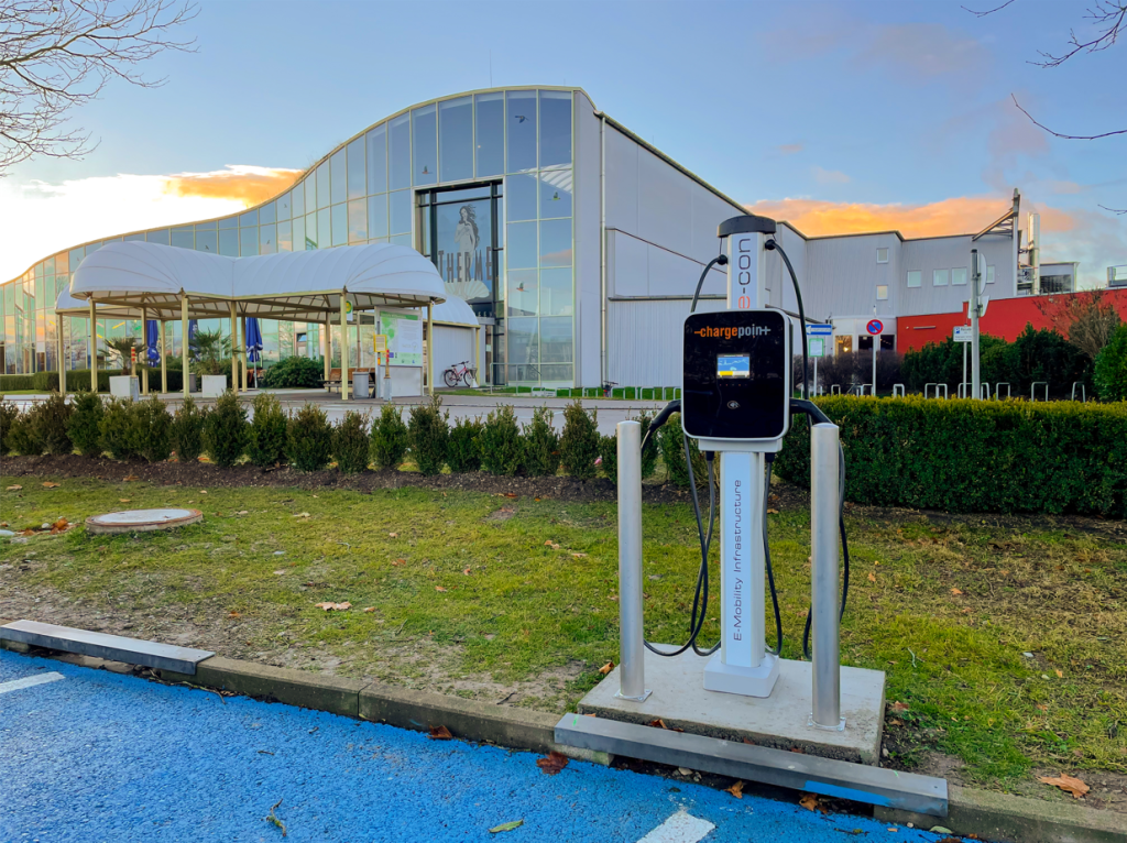 Therme Bad Wörishofen: Vier neue Ladesäulen bieten nachhaltige Energie für E-Autos
