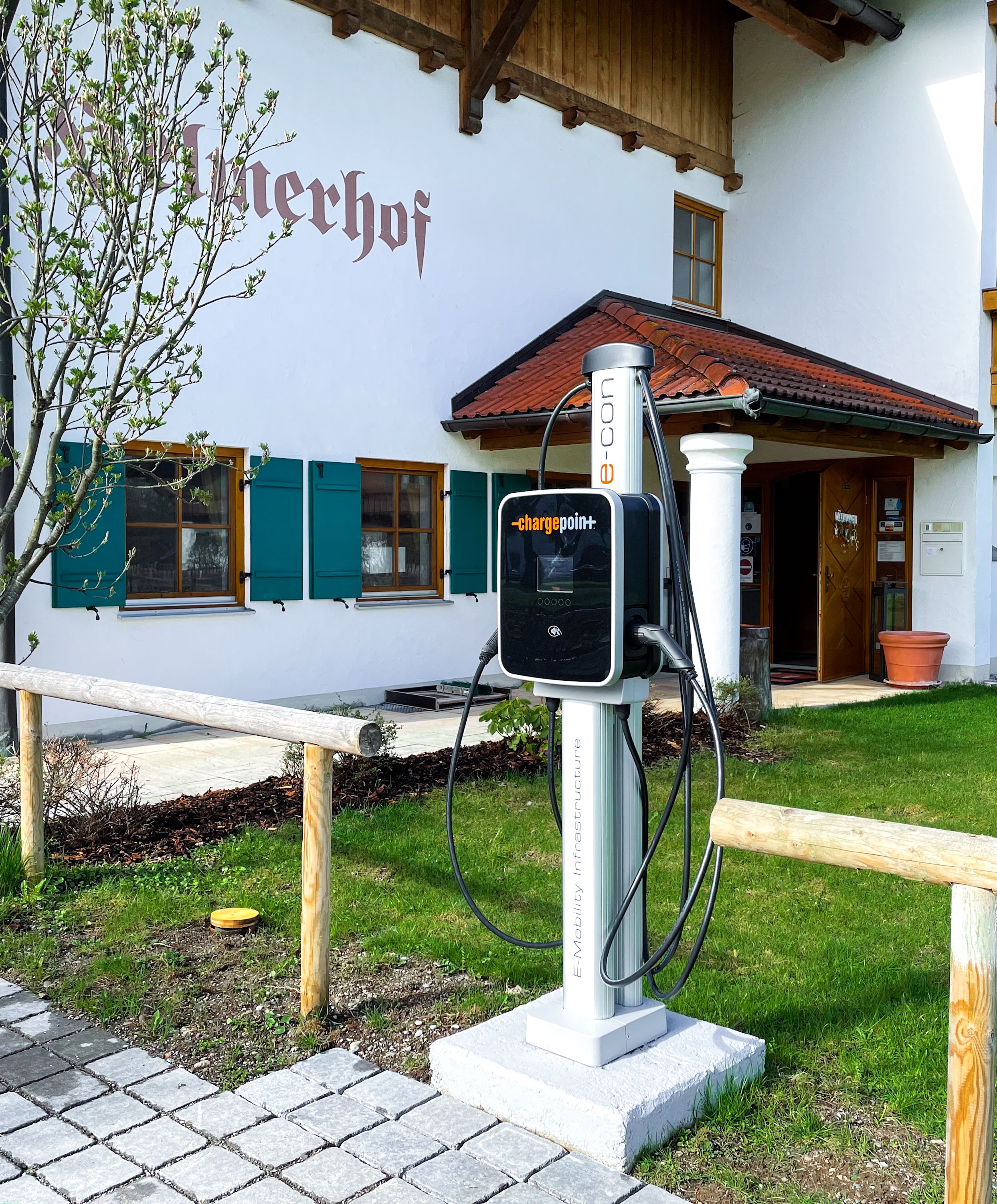 Ladestation für E-Autos am Helmerhof in Schwangau